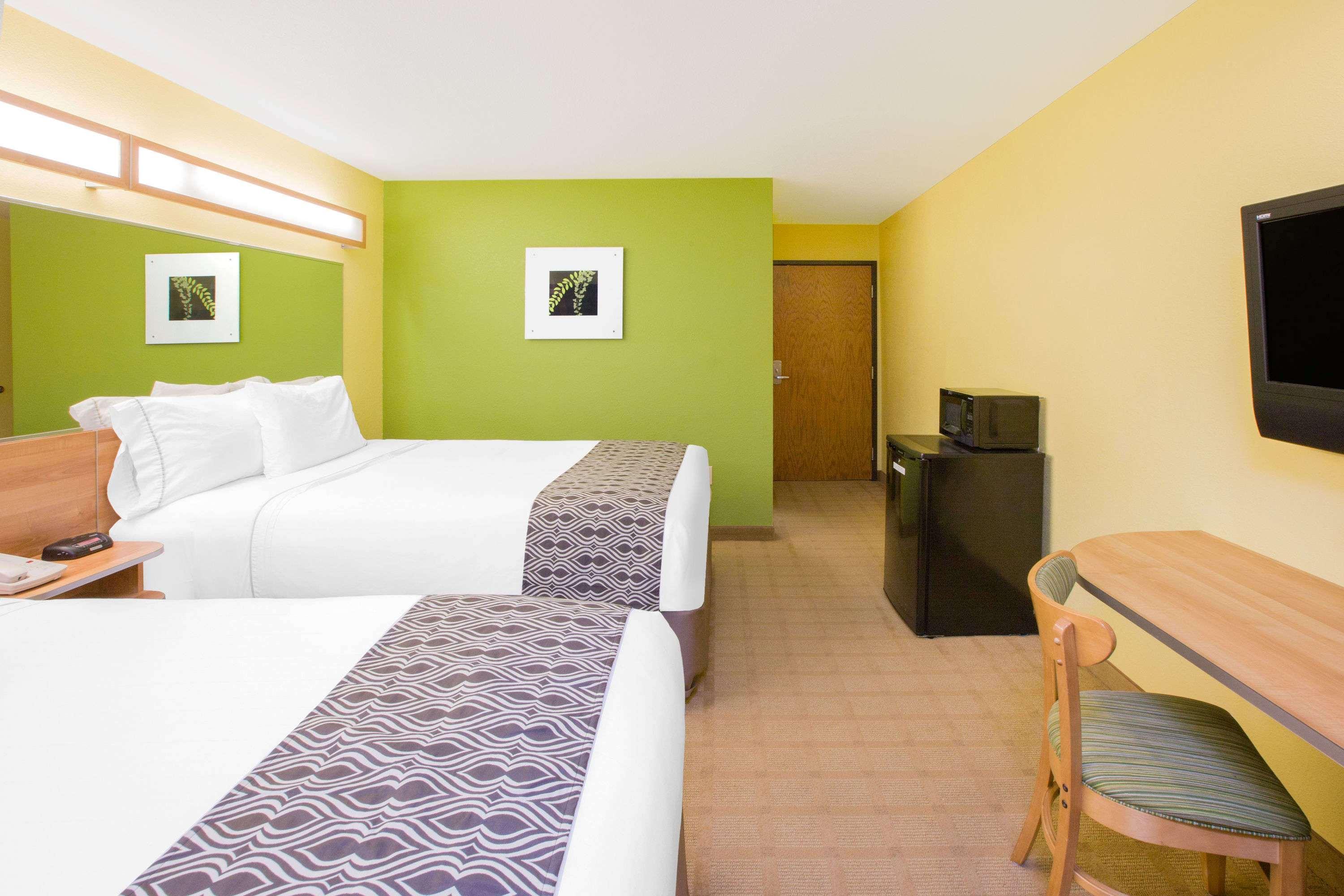 Microtel Inn & Suites By Wyndham Delphos Ngoại thất bức ảnh