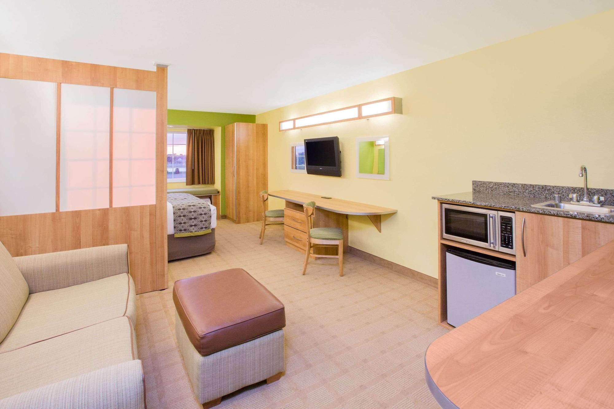 Microtel Inn & Suites By Wyndham Delphos Ngoại thất bức ảnh