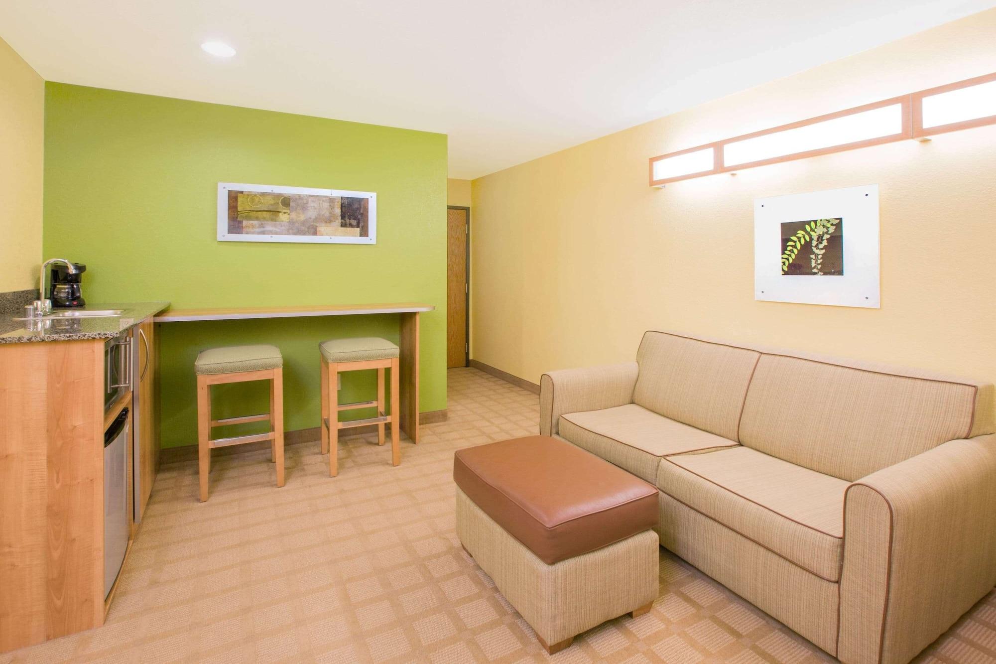 Microtel Inn & Suites By Wyndham Delphos Ngoại thất bức ảnh