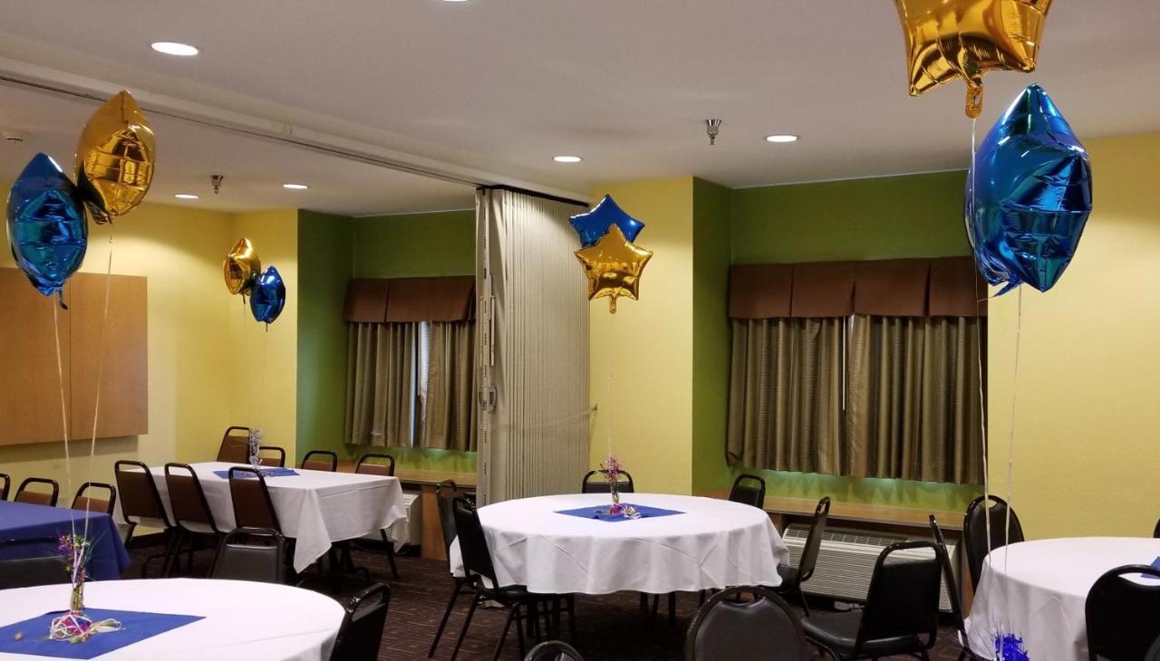 Microtel Inn & Suites By Wyndham Delphos Ngoại thất bức ảnh